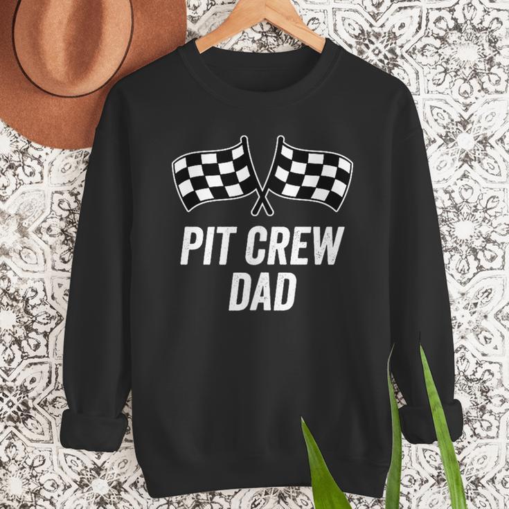 Pit Crew Dad Checkered Flag Hosting Race Car Birthday Partie Men Sweatshirt