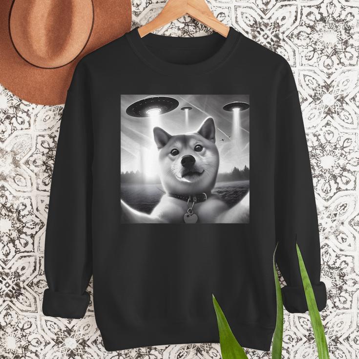 Shiba Inu Dog Dad Mom Graphic Selfie UFOs Weird Aliens Men Sweatshirt