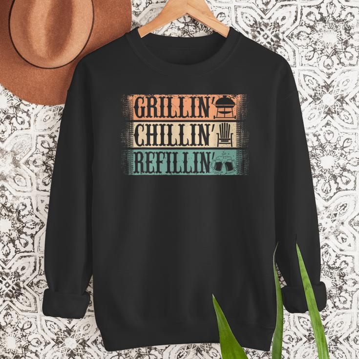 Vintage Grill Dad Grilling Chilling Refilling Men Sweatshirt