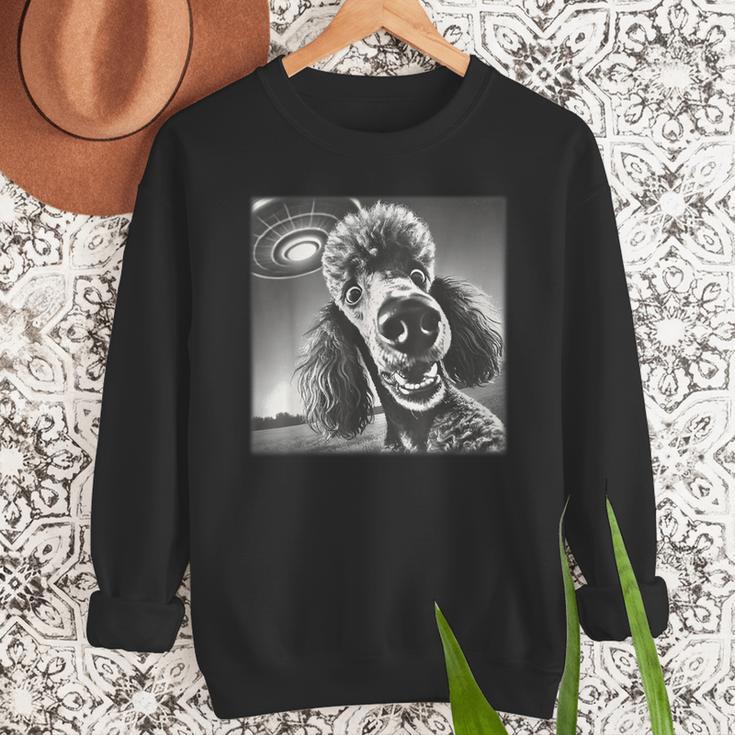 Vintage Poodle Selfie With UFO Alien Photobooth Dog Mom Dad Men Sweatshirt
