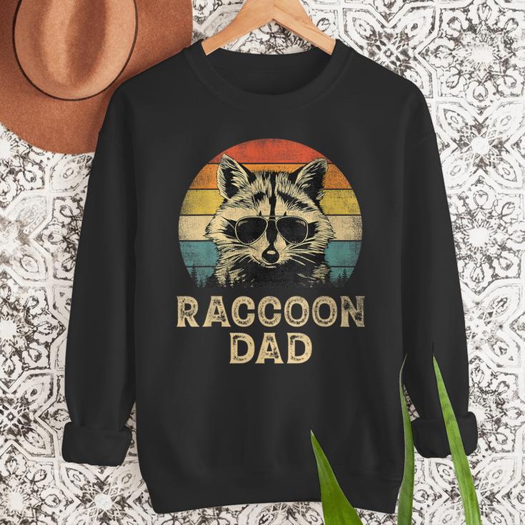 Vintage Raccoon Dad Raccoon Lovers Daddy Father's Day Men Sweatshirt