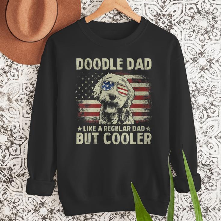 Vintage USA Flag Goldendoodle Doodle Dad Fathers Day Men Men Sweatshirt