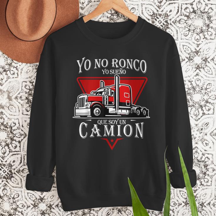 Yo No Ronco Yo Sueno Que Soy Un Camion Latin Dad Spanish Men Sweatshirt