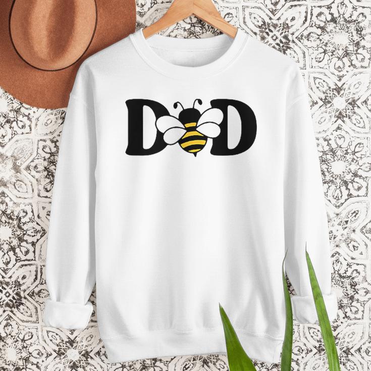 Dad Bee Cute Beekeeping 1st Birthday Matching Family Dada Men Sweatshirt