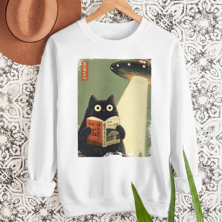 Vintage Japanese Cat Book Lovers UFO Alien Abduction Cat Dad Men Sweatshirt