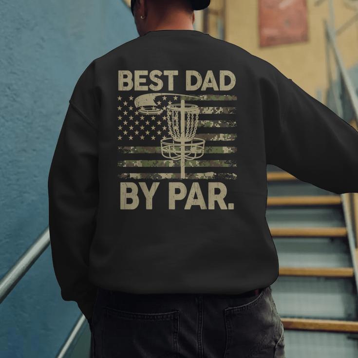 Disc Golf Frisbee Best Dad Par Camo US Flag Golfer Men's Sweatshirt Back Print