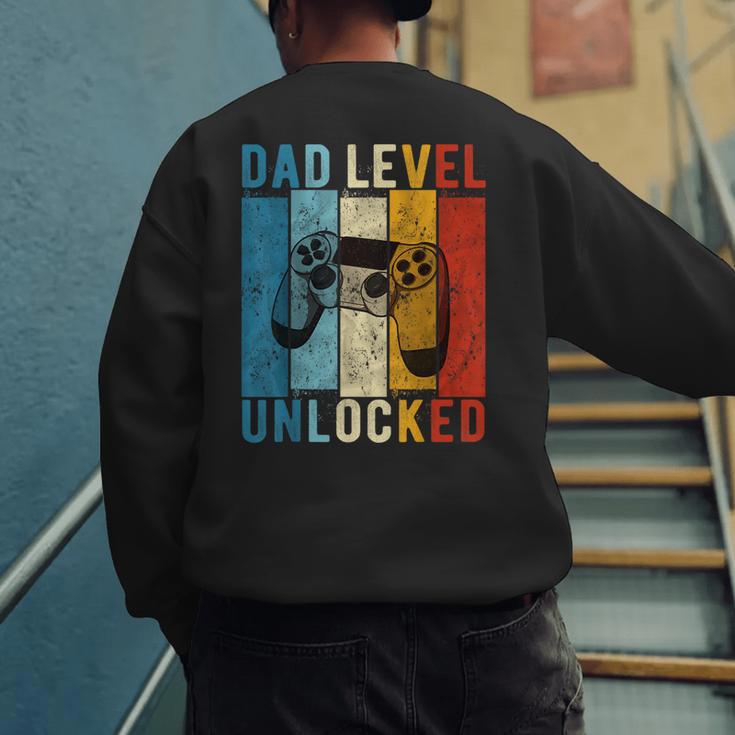 Pregnancy Announcement Dad Level Unlocked New Daddy Father Men's Sweatshirt Back Print