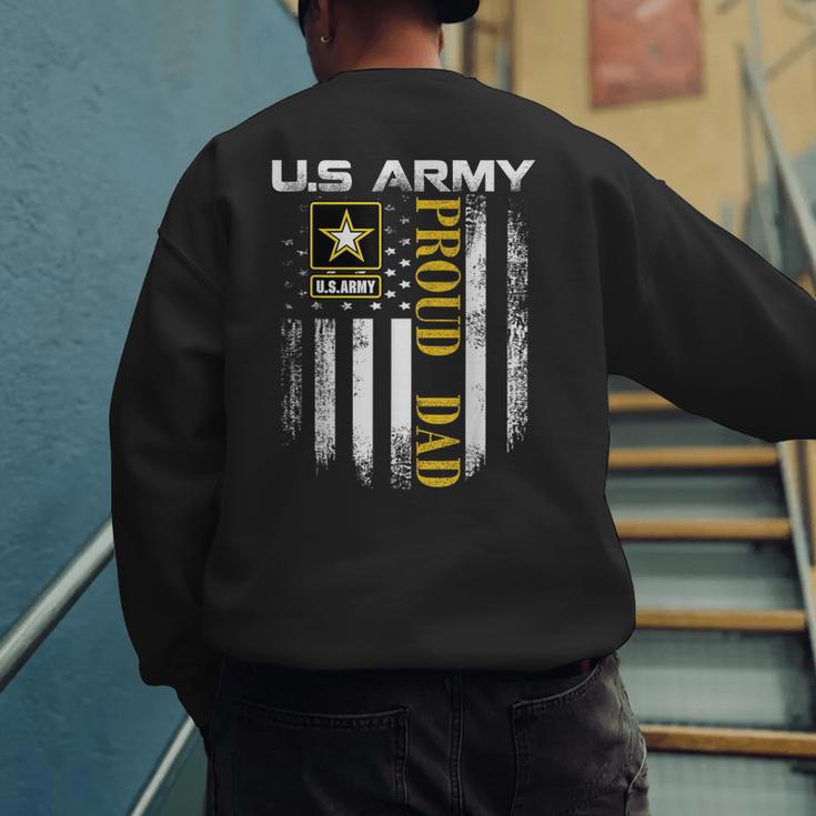 Vintage US Army Proud Dad With American Flag Men's Sweatshirt Back Print