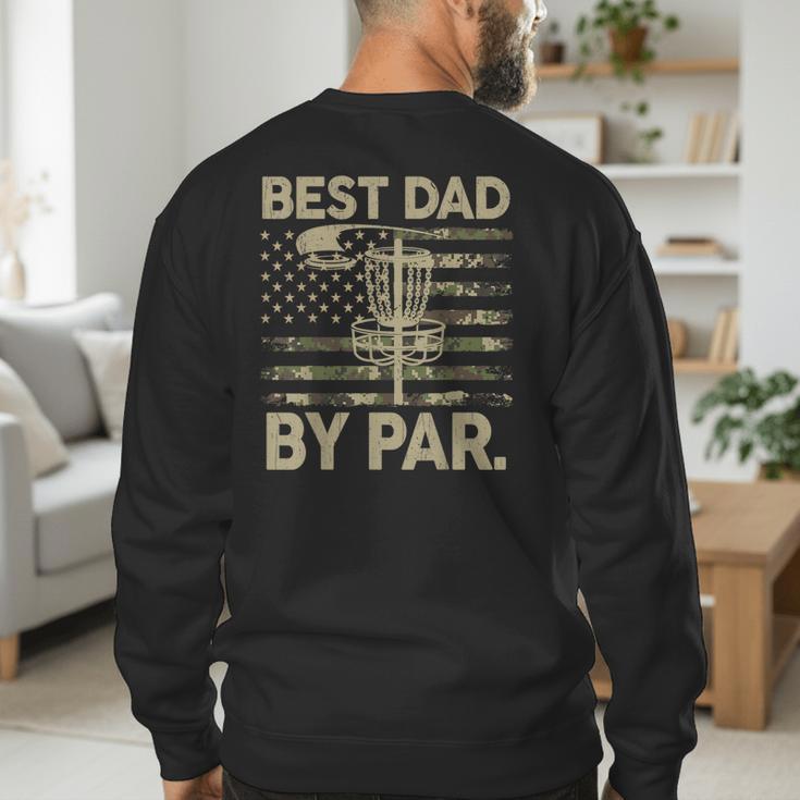 Disc Golf Frisbee Best Dad Par Camo US Flag Golfer Men's Sweatshirt Back Print