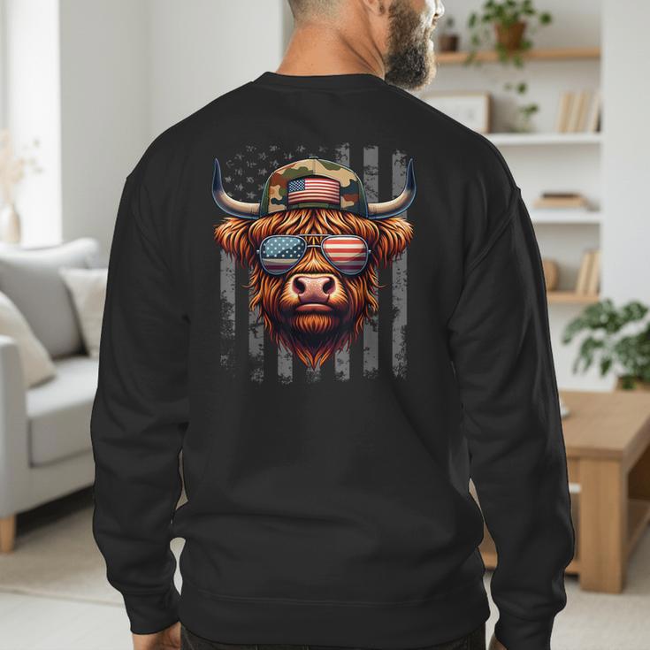 Highland Cow 4th July USA Flag Dad Father America Men Boys Men's Sweatshirt Back Print