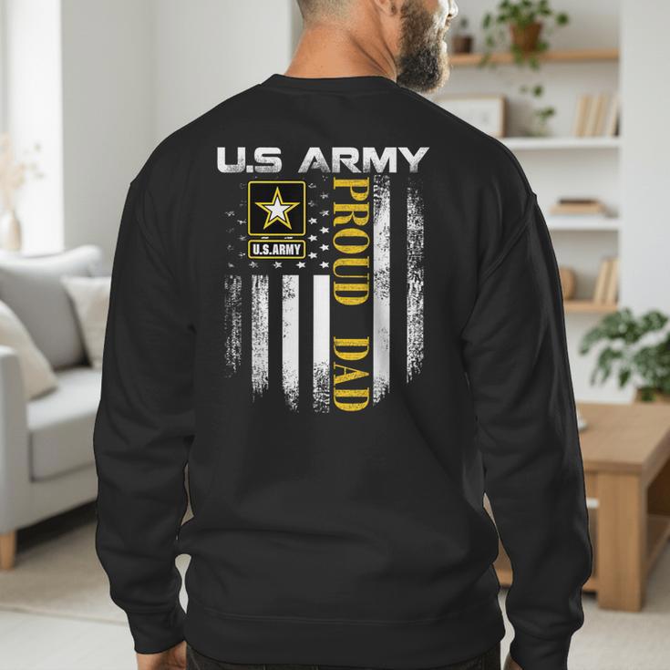 Vintage US Army Proud Dad With American Flag Men's Sweatshirt Back Print