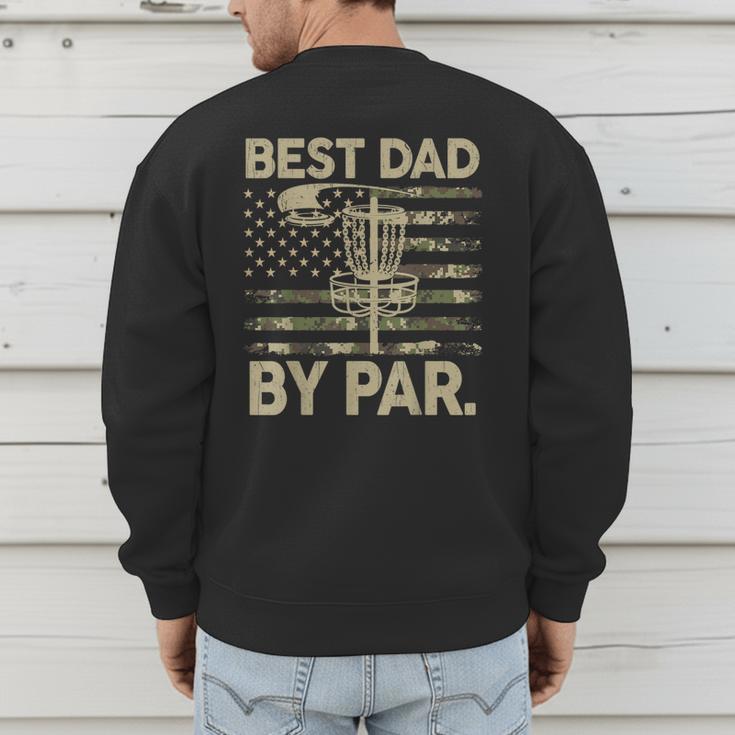 Disc Golf Frisbee Best Dad Par Camo US Flag Golfer Men's Sweatshirt Back Print