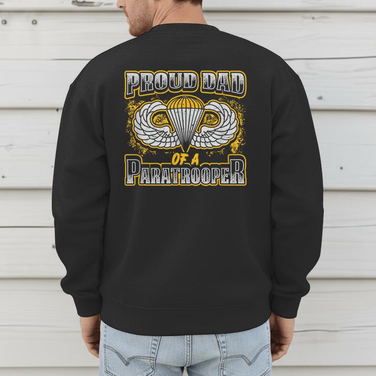 Proud Dad Of a Airborne Division Paratrooper Men's Sweatshirt Back Print