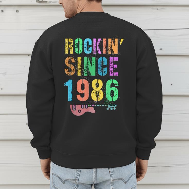 Rockin' Since 1986 Vintage Rockstar 40th Birthday Mom Dad 40 Men's Sweatshirt Back Print