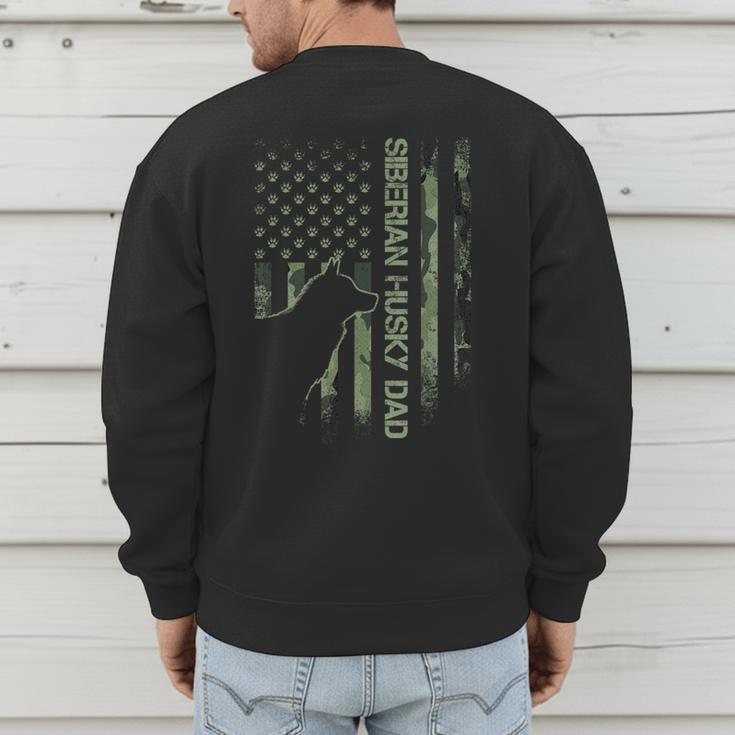 Vintage USA Camo Flag Proud Siberian Husky Dad Silhouette Men's Sweatshirt Back Print
