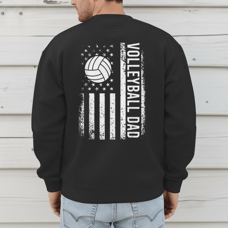 Vintage Volleyball Dad USA Flag Retro Fathers Day Daddy Papa Men's Sweatshirt Back Print Vintage Volleyball Dad USA Flag Retro Fathers Day Daddy Papa Men's Sweatshirt Back Print