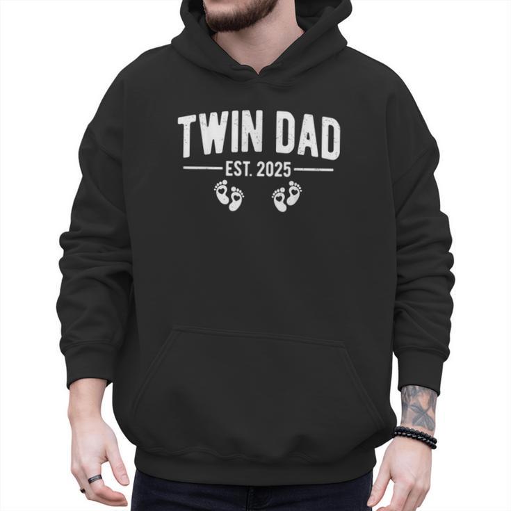 Twin Dad Est 2025 Father Of Twins New Daddy Father's Day Men Hoodie