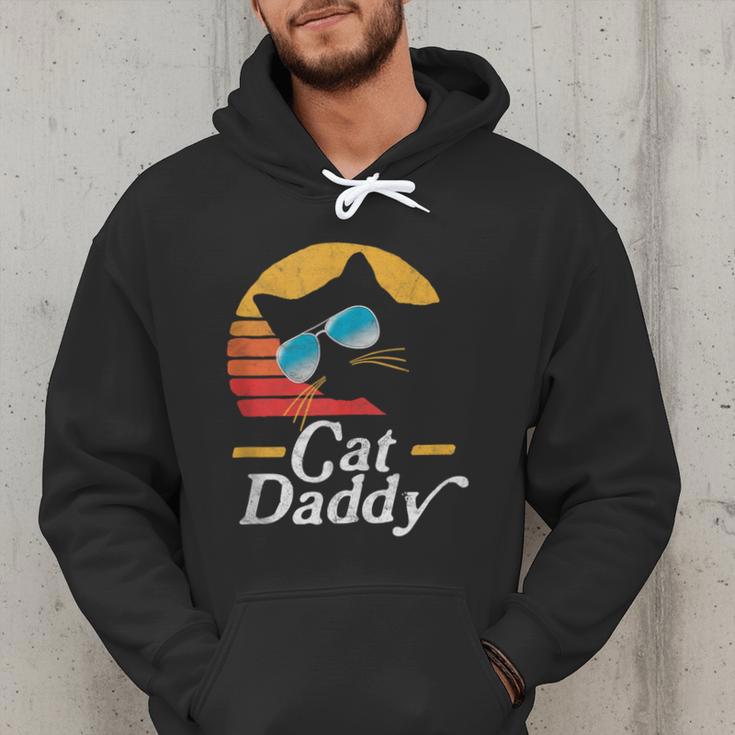 Cat Daddy Vintage 80s Style Cat Retro Sunglasses Distressed Men Hoodie