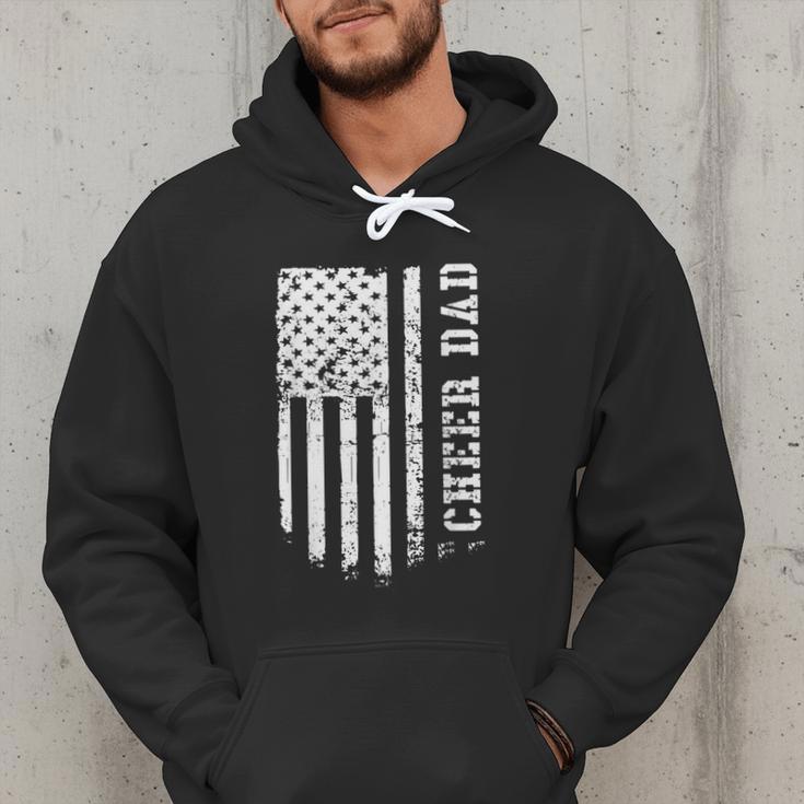 Cheer Dad Cheerleading American Flag Fathers Day Cheerleader Men Hoodie