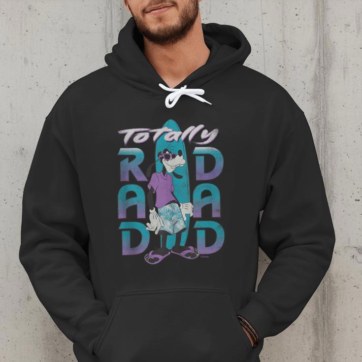 Disney Goofy Totally Rad Dad Father’s Day Surfing Distressed Men Hoodie