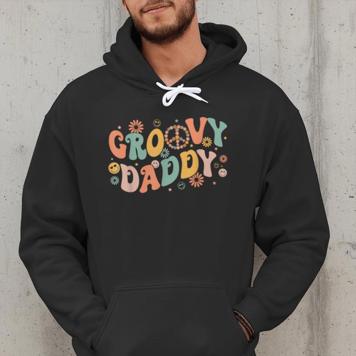 Groovy Daddy Birthday Party Peace Sign Dad 60s 70s Hippie Men Hoodie