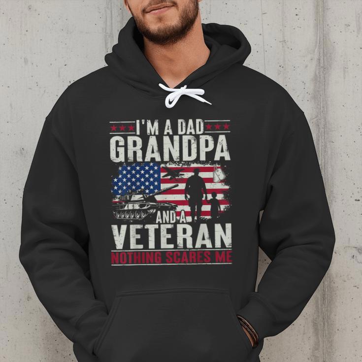 I'm A Dad Grandpa And Veteran Retro Papa Grandpa Men Hoodie