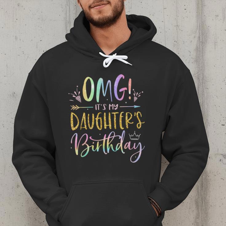 OMG It's My Daughter's Birthday Happy Bday Tie Dye Mom Dad Small Men Hoodie