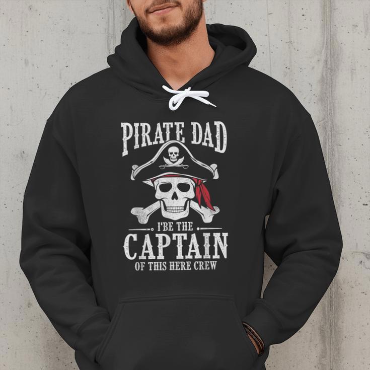 Pirate Dad I Be The Captain Of This Here Crew Pirate Dad Men Hoodie