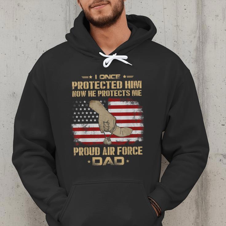 Now He Protects Me USAF Dad Proud Air Force Dad T-Shirt Men Hoodie