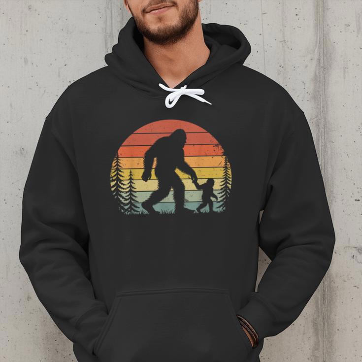 Retro Vintage Bigfoot Dad Fathers Day Father Son Matching Men Hoodie