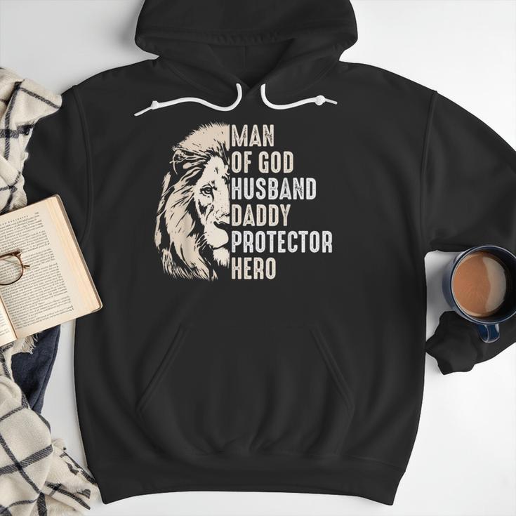 Man Of God Husband Daddy Protector Hero Lion Father's Day Men Hoodie