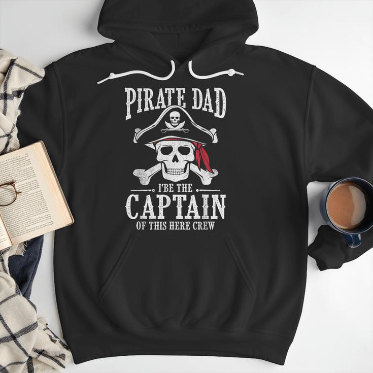 Pirate Dad I Be The Captain Of This Here Crew Pirate Dad Men Hoodie