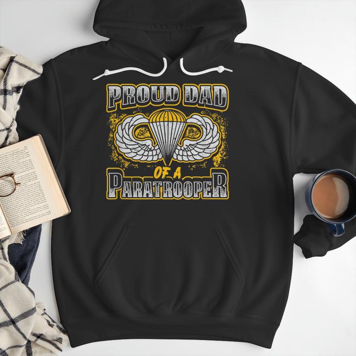 Proud Dad Of a Airborne Division Paratrooper Men Hoodie