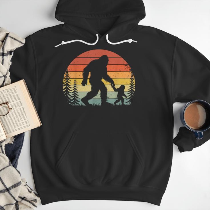 Retro Vintage Bigfoot Dad Fathers Day Father Son Matching Men Hoodie