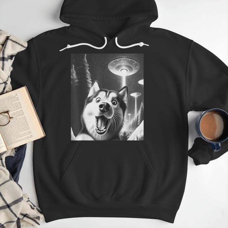 Siberian Husky Alien UFO Taking a Selfie Dog Mom Dad Men Hoodie