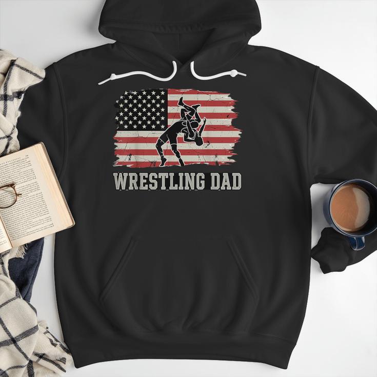 Wrestling Dad US Flag Fathers Day Retro Wrestling Fans Men Hoodie