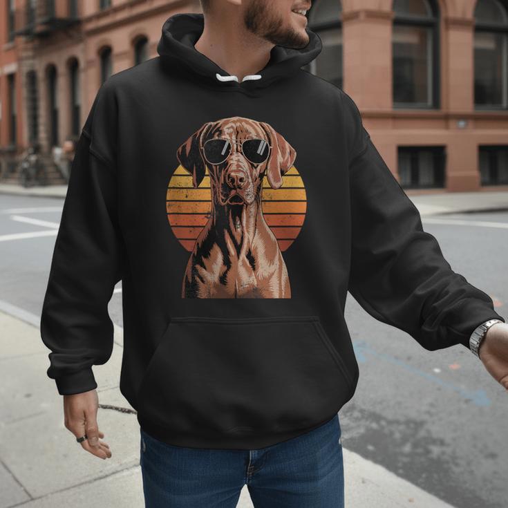 Cool Retro Vizsla Dog Mom Dad Vintage Pet Lovers Men Hoodie