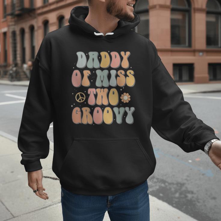 Daddy Dad Two Groovy Second Birthday Retro 2nd Bday Party Men Hoodie