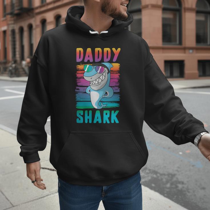 Daddy Shark Retro Vintage Dad Men Hoodie Daddy Shark Retro Vintage Dad Men Hoodie