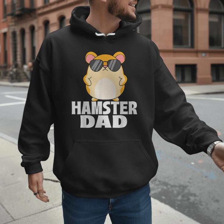 Hamster Dad Father's Day Animal Whisperer Rodent Lover Men Hoodie