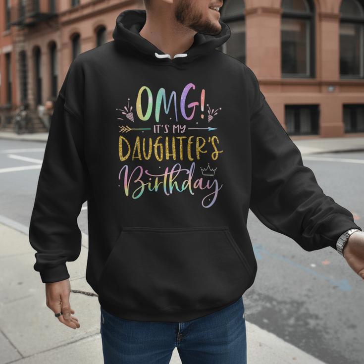 OMG It's My Daughter's Birthday Happy Bday Tie Dye Mom Dad Small Men Hoodie