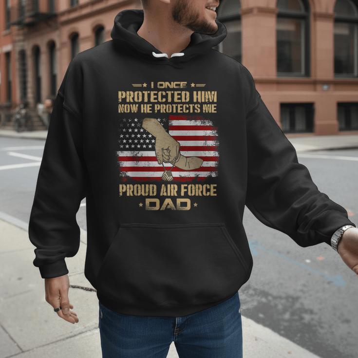 Now He Protects Me USAF Dad Proud Air Force Dad T-Shirt Men Hoodie