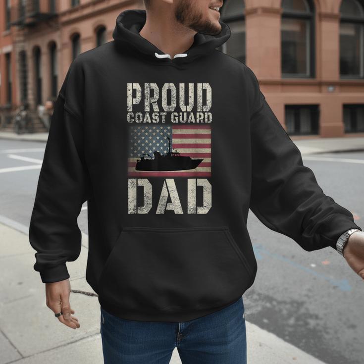Proud Coast Guard Dad USCG American Flag T-Shirt Men Hoodie