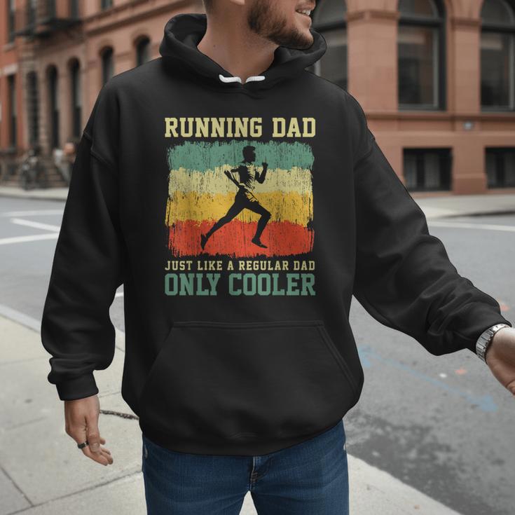Retro Running Dad Runner Marathon Athlete Humor Outfit Men Hoodie