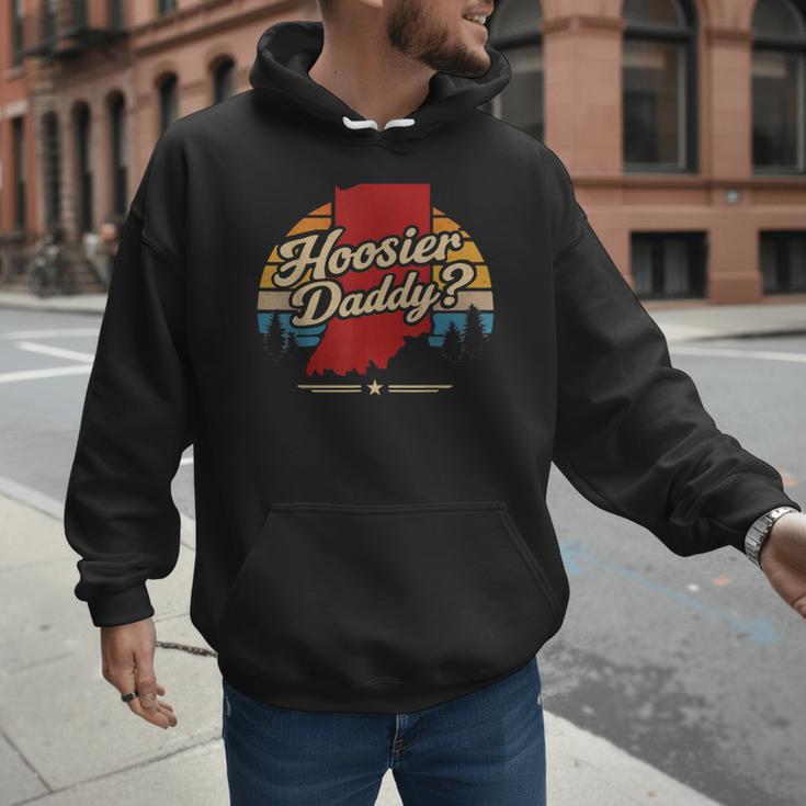 Retro Vintage US States Hoosier Daddy State Outline Desig Men Hoodie