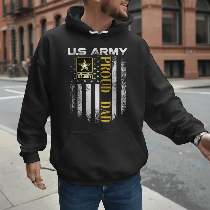 Vintage US Army Proud Dad With American Flag Men Hoodie