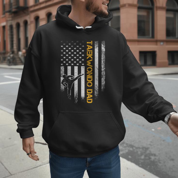 Vintage USA Flag Korea Taekwondo Training Dad Silhouette Men Hoodie