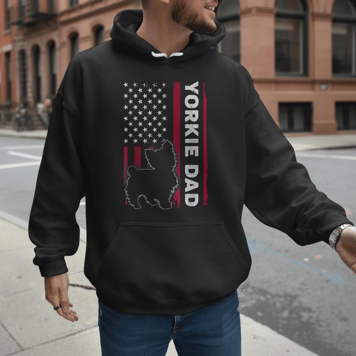 Yorkie Dog Vintage US American Flag Yorkie Dad Fathers Day Men Hoodie