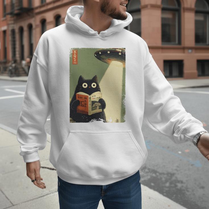 Vintage Japanese Cat Book Lovers UFO Alien Abduction Cat Dad Men Hoodie