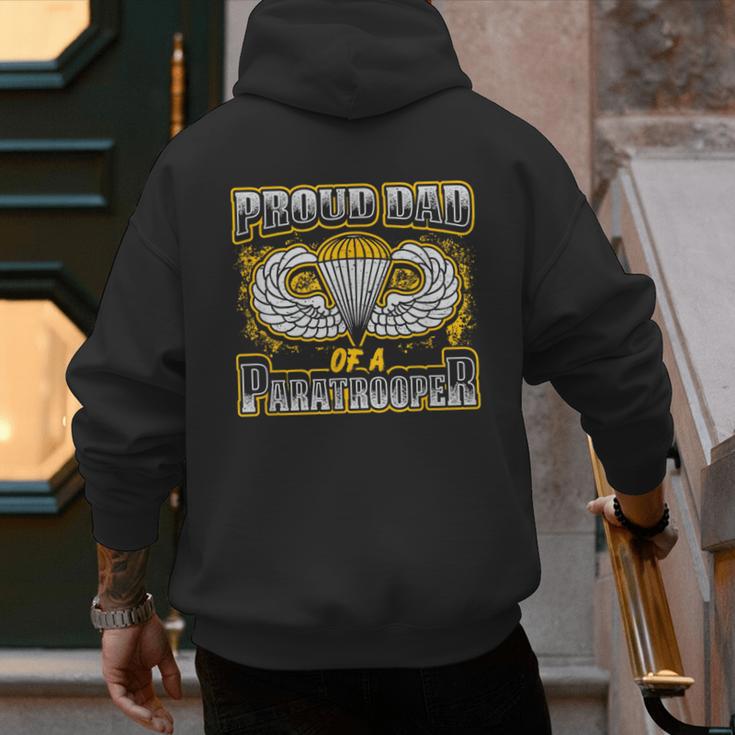 Proud Dad Of a Airborne Division Paratrooper Men's Hoodie Back Print